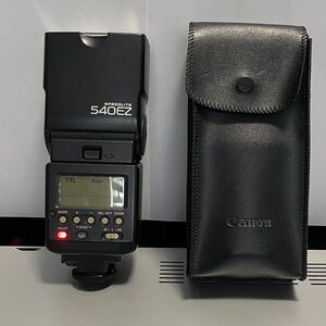 Canon Speedlite 540EZ Flash with Case - Black